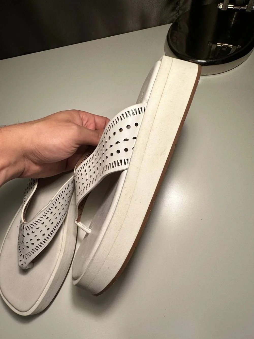 Alaïa White Perforated Toe-Post Platform Sandals - Picture 4 of 5